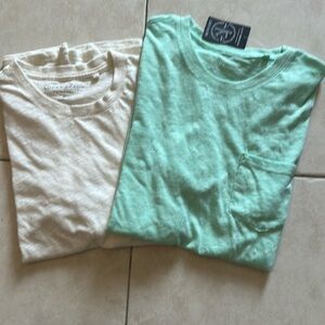 2 Men’s Lucky Brand Shirts Medium